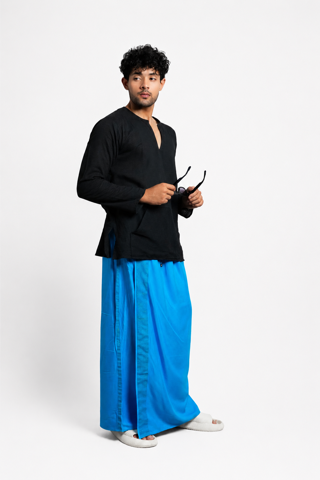 Men Blue Colour Pajamalungi With Blue And Gold Zari Stripe Panel