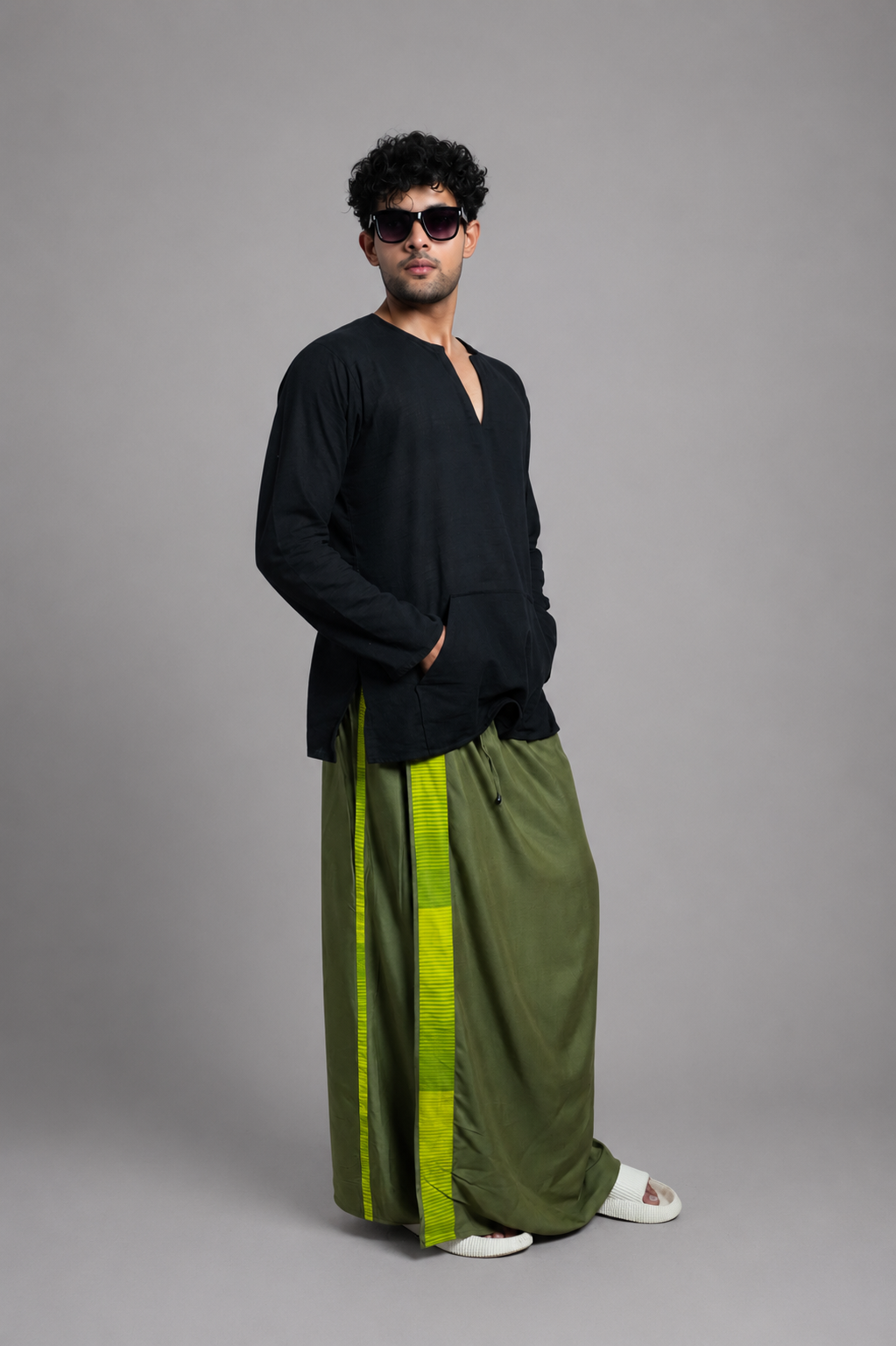 Men Olive Green Colour Pajamalungi With Green Textured Stripe Panel