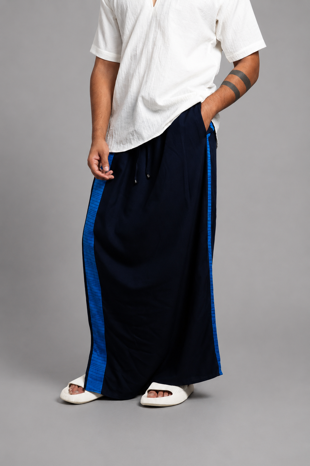 Men Navy Colour Pajamalungi With Blue  Textured Stripe Panel