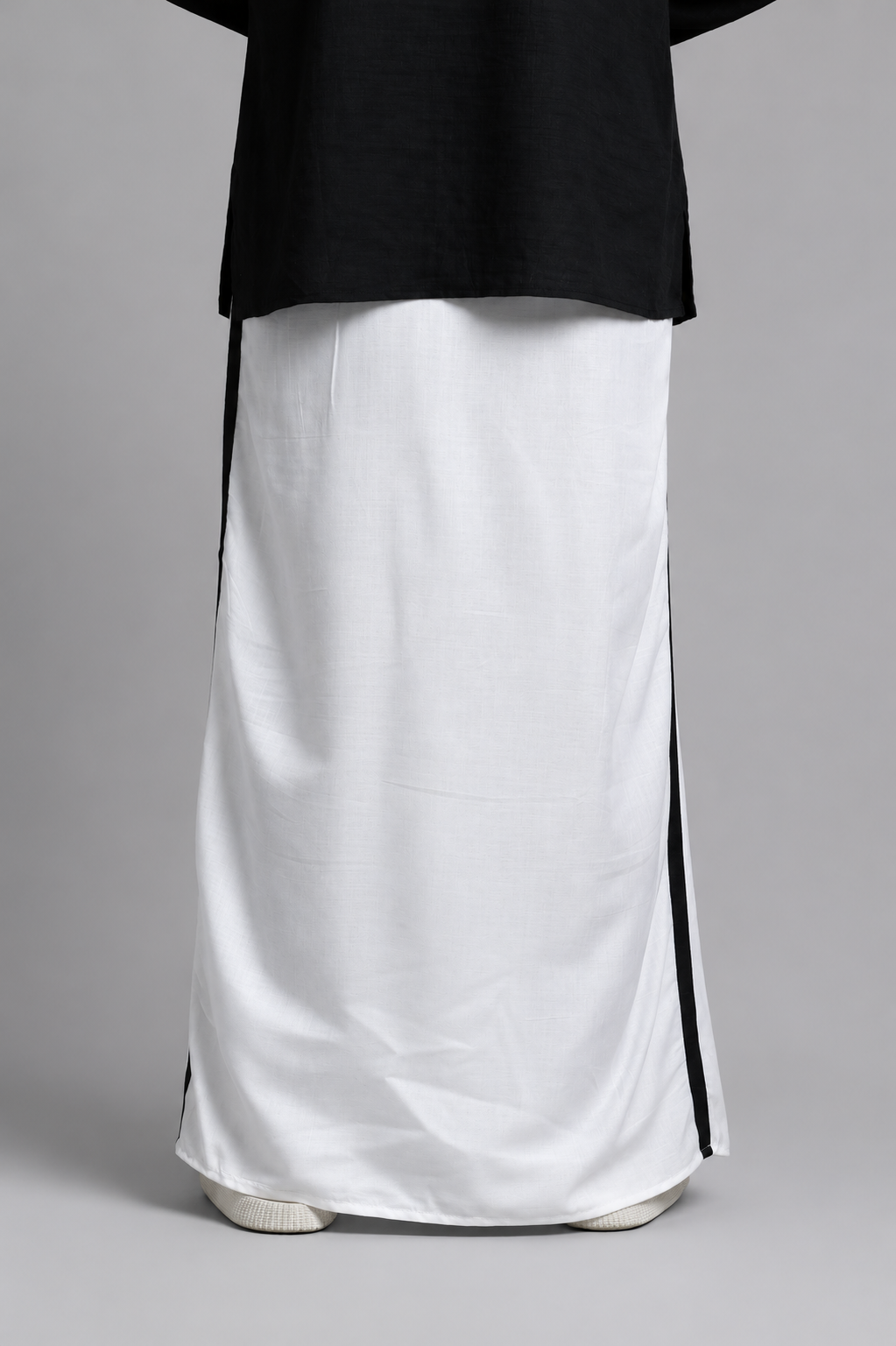 Men White  Colour Pajamalungi With Navy And  Gold Zari Stripe Panel