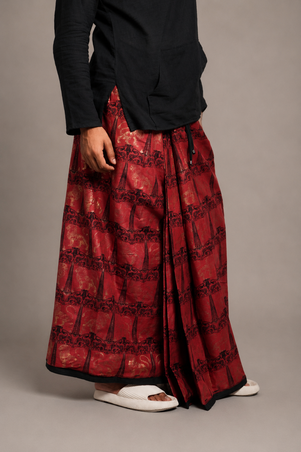 Men Lion Foil Print Red & Black Pleated  Pajamalungi