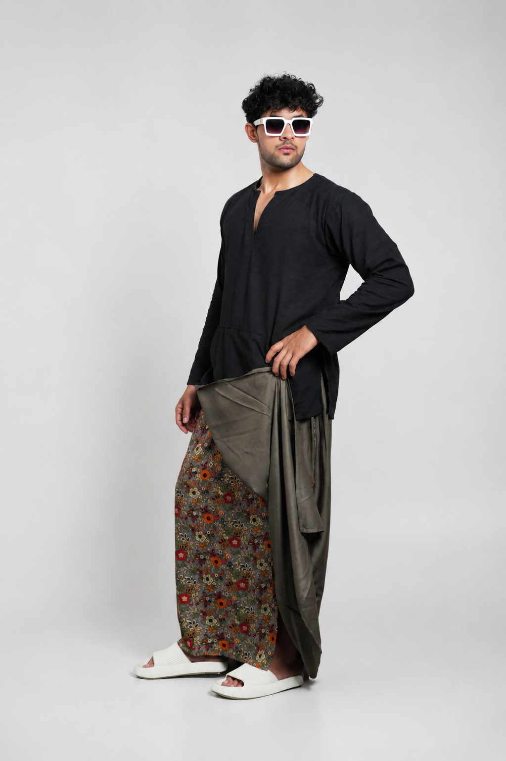 Men Mouse Colour Pajamalungi With  Floral Printed Panel