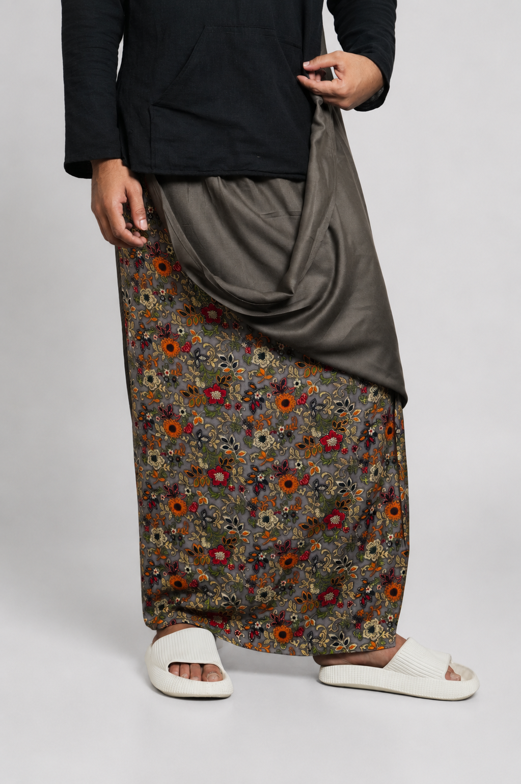 Men Mouse Colour Pajamalungi With  Floral Printed Panel