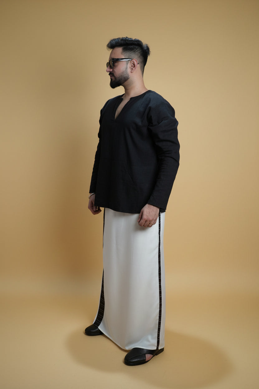 Men White Colour Pajamalungi With Black Stripe Panel