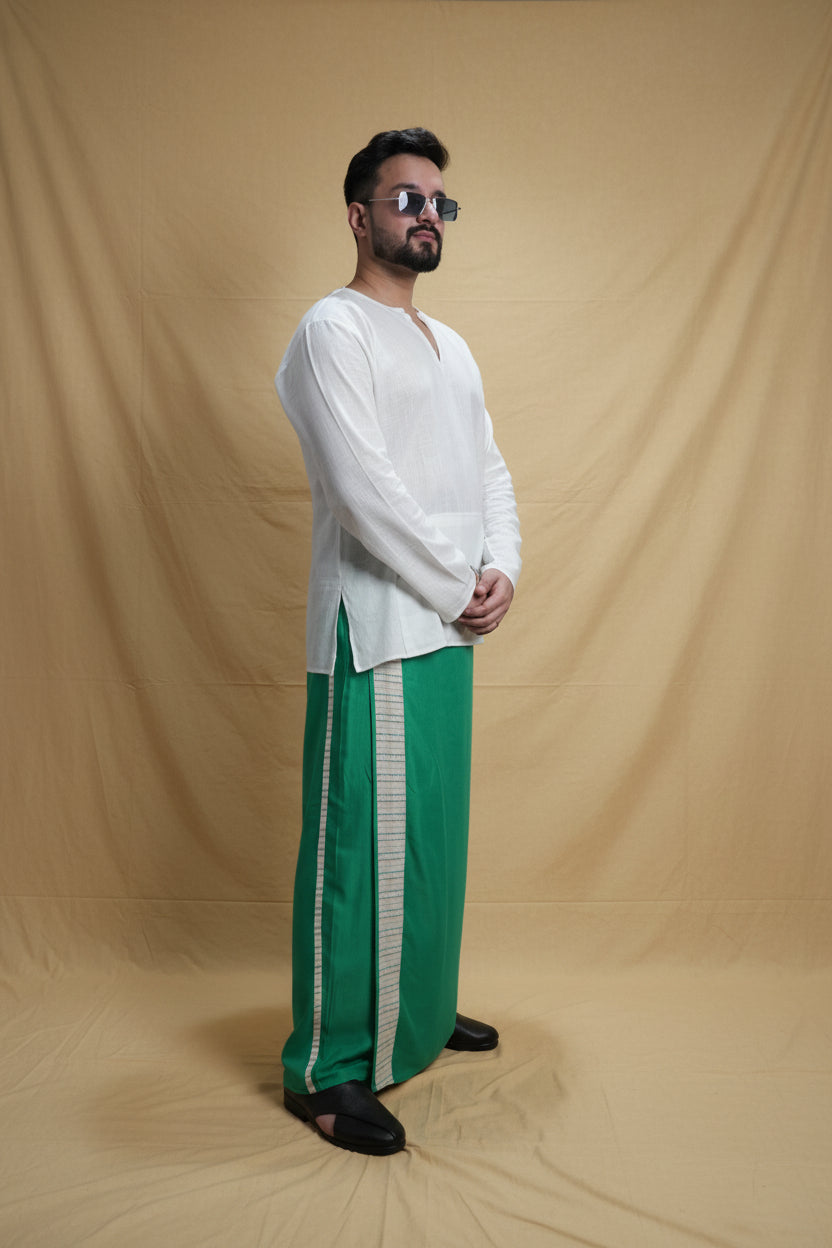 Men Green Colour Pajamalungi With White Stripe Panel