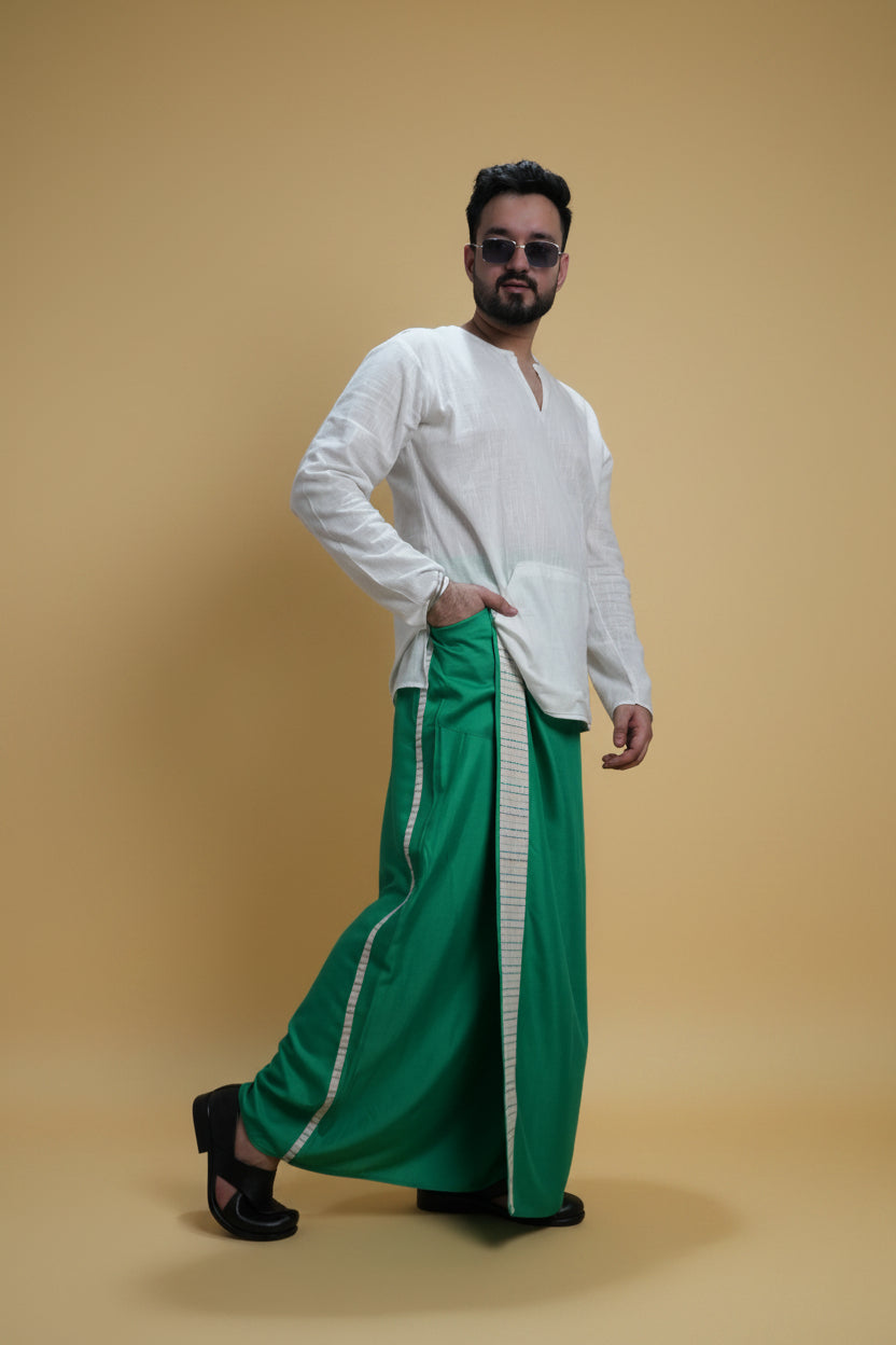 Men Green Colour Pajamalungi With White Stripe Panel