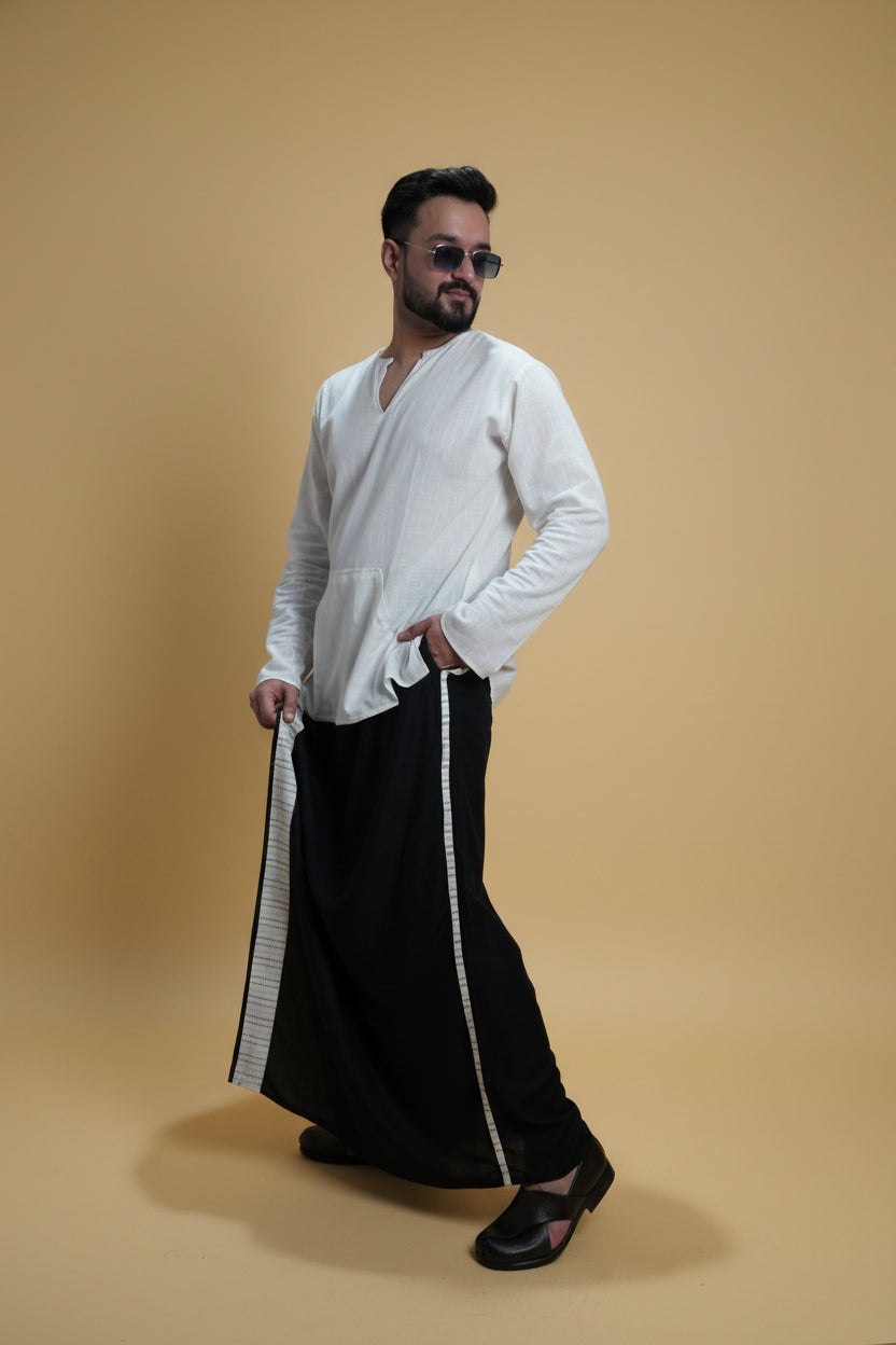 Men Black Colour Pajamalungi With White Stripe Panel