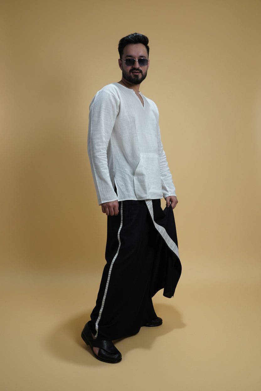Men Black Colour Pajamalungi With White Stripe Panel