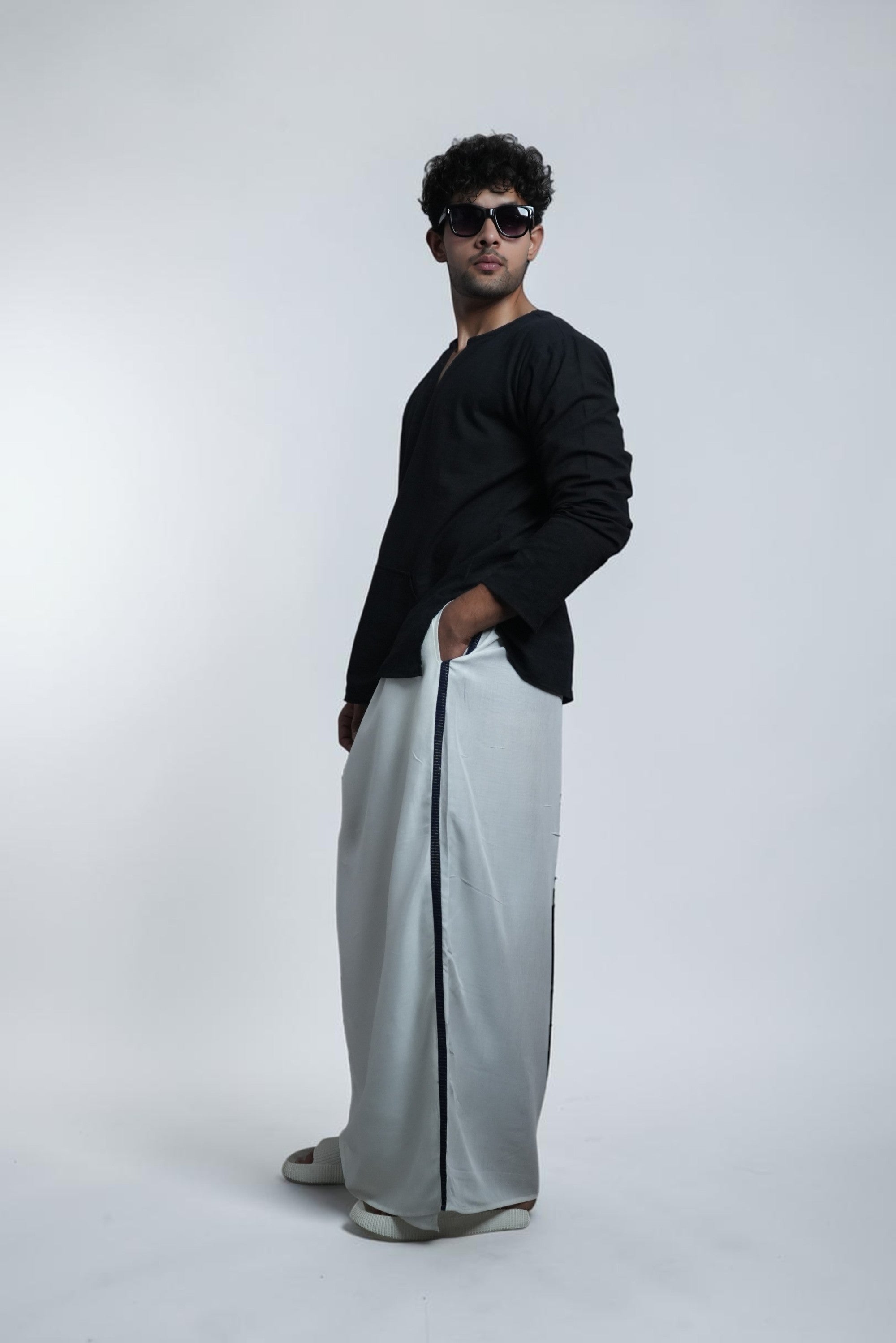 Men White  Colour Pajamalungi With Navy And  Gold Zari Stripe Panel