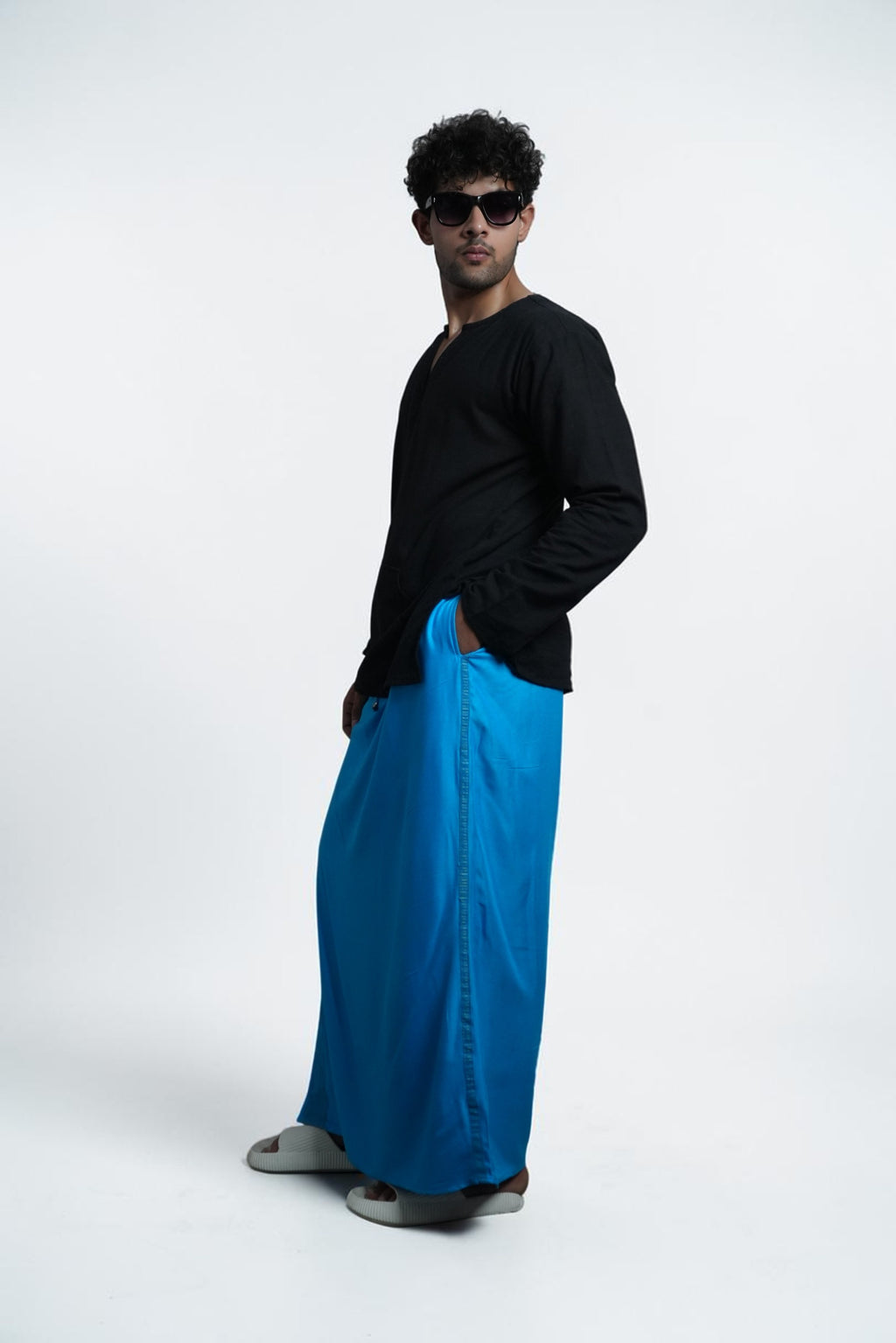 Men Blue Colour Pajamalungi With Blue And Gold Zari Stripe Panel