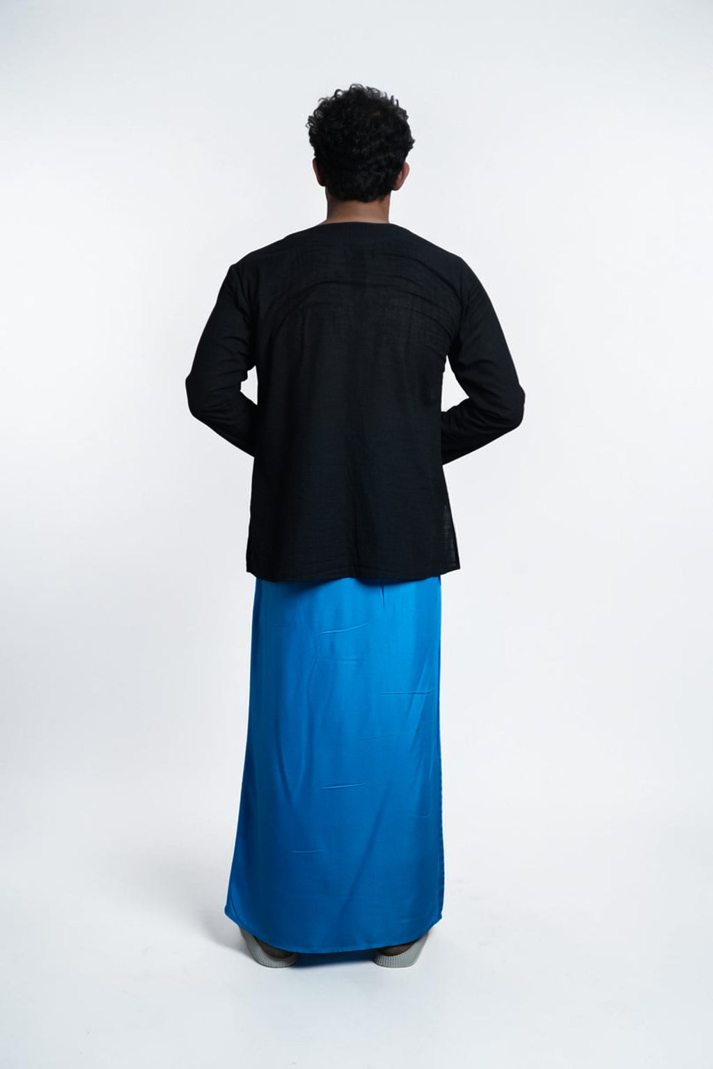 Men Blue Colour Pajamalungi With Blue And Gold Zari Stripe Panel