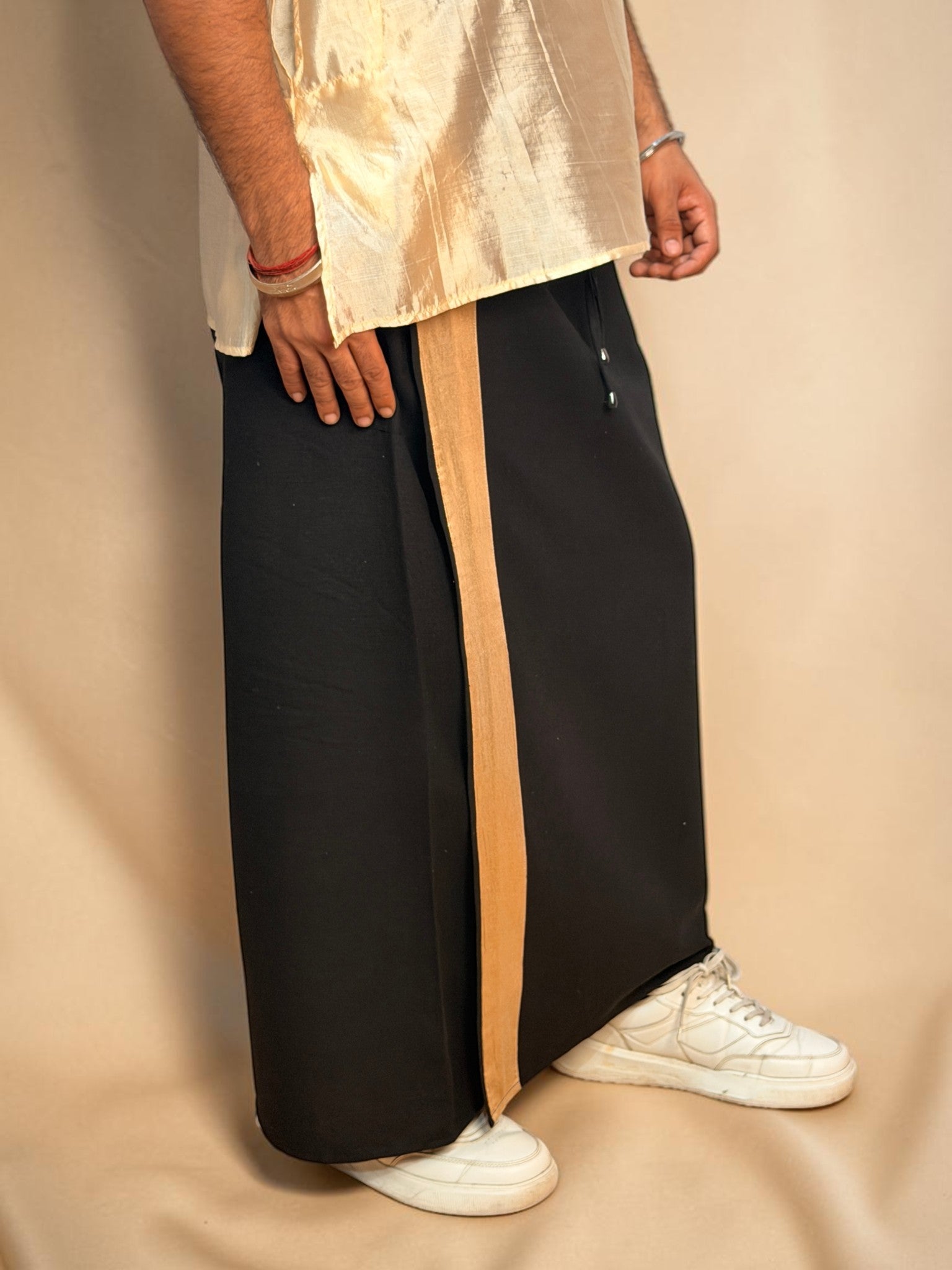 Men Black Color With Light Golden Zari Stripe Pajamalungi