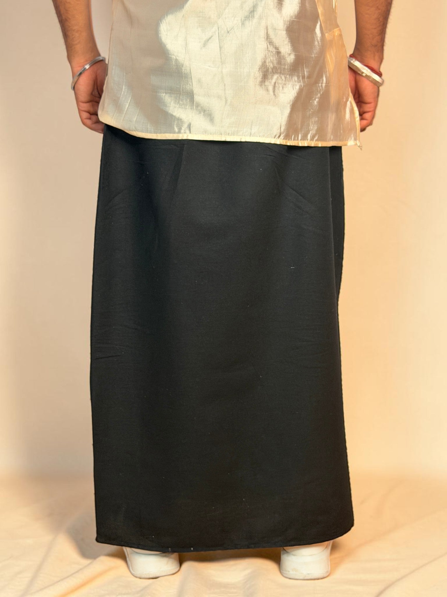 Men Black Color With Light Golden Zari Stripe Pajamalungi