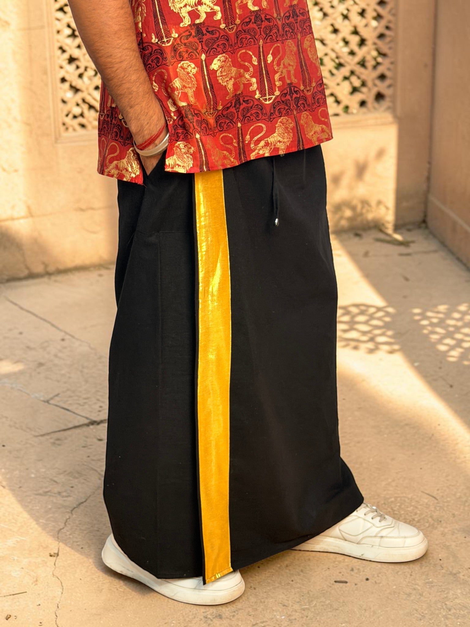 Men Black Color With Golden Zari Stripe Pajamalungi