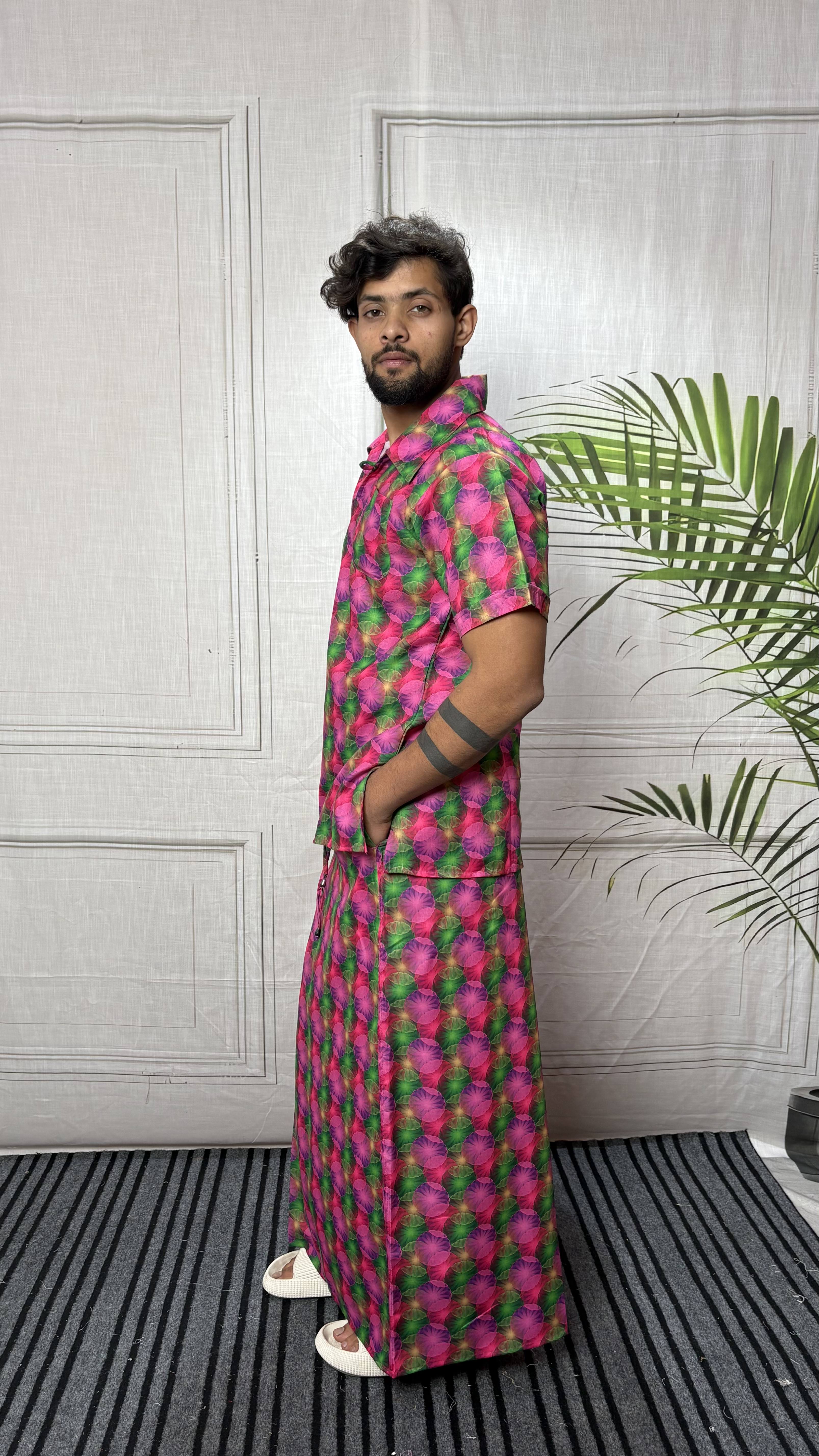 Men Geometric Floral Print Shirt-Collar Kurta