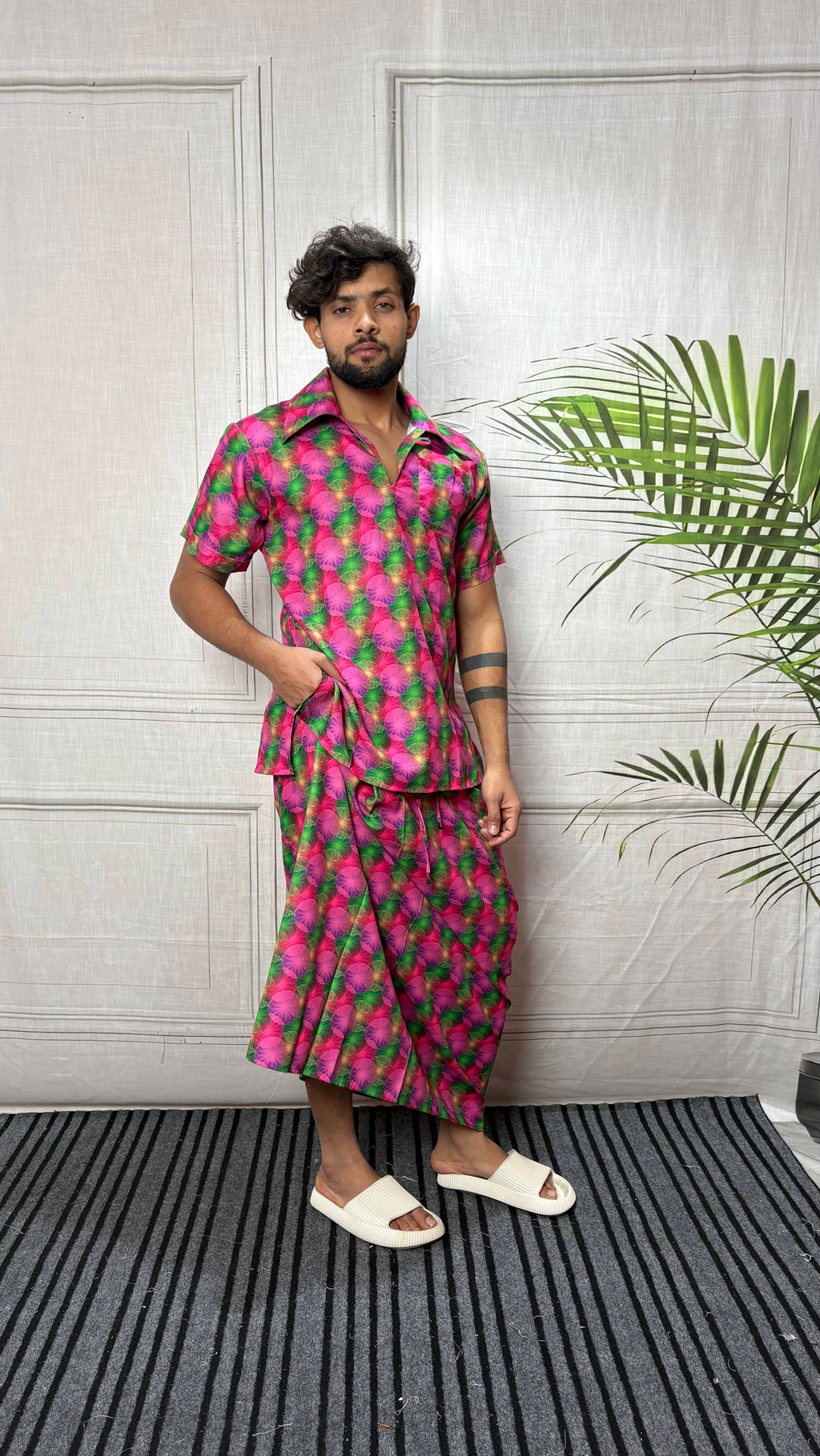 Men Geometric Floral Print Shirt-Collar Kurta
