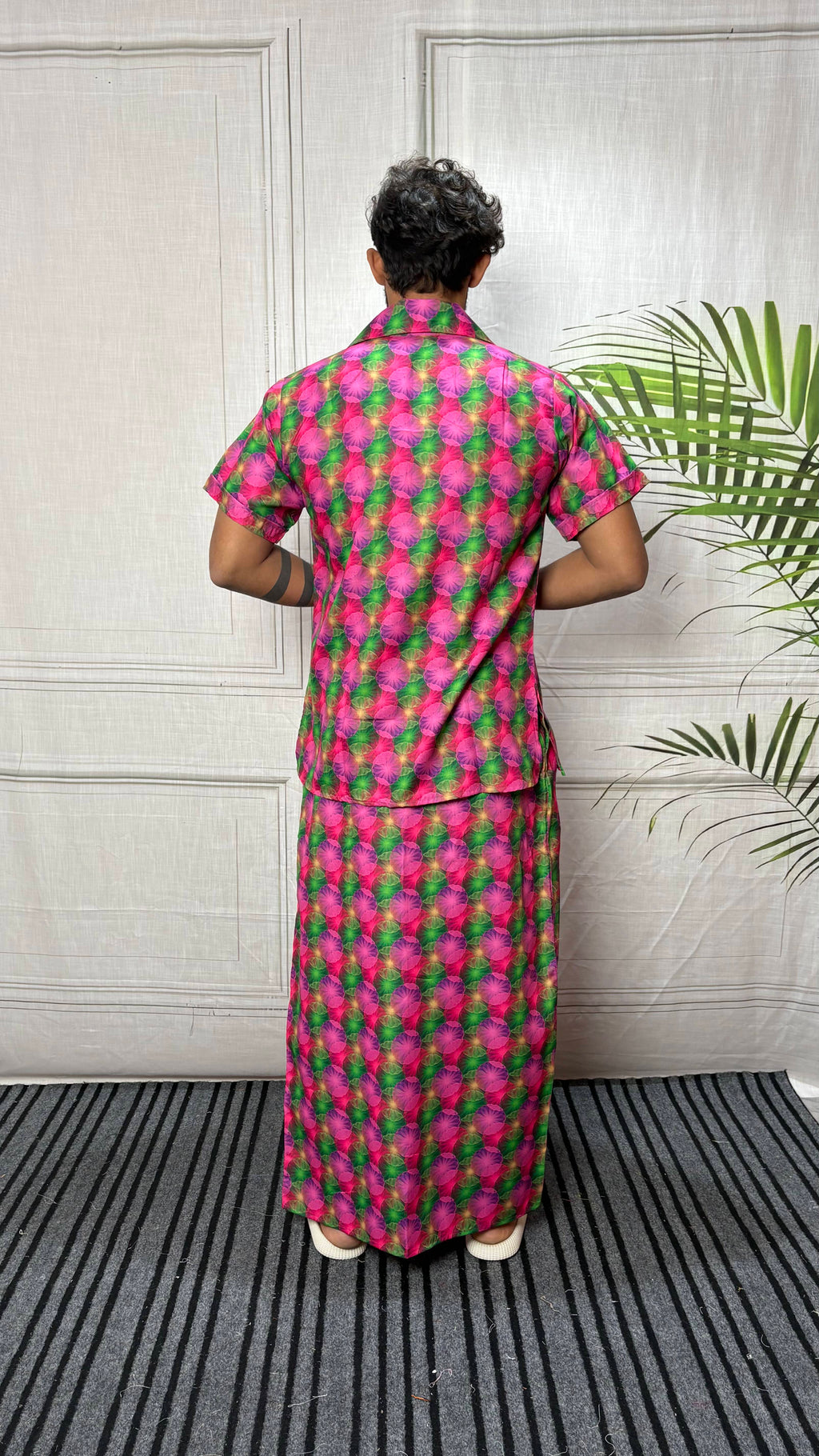 Men Geometric Floral Print Shirt-Collar Kurta