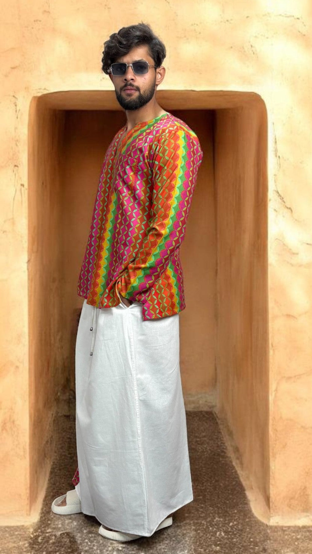 Classic White Pajamalungi with Geometric Border Stripe