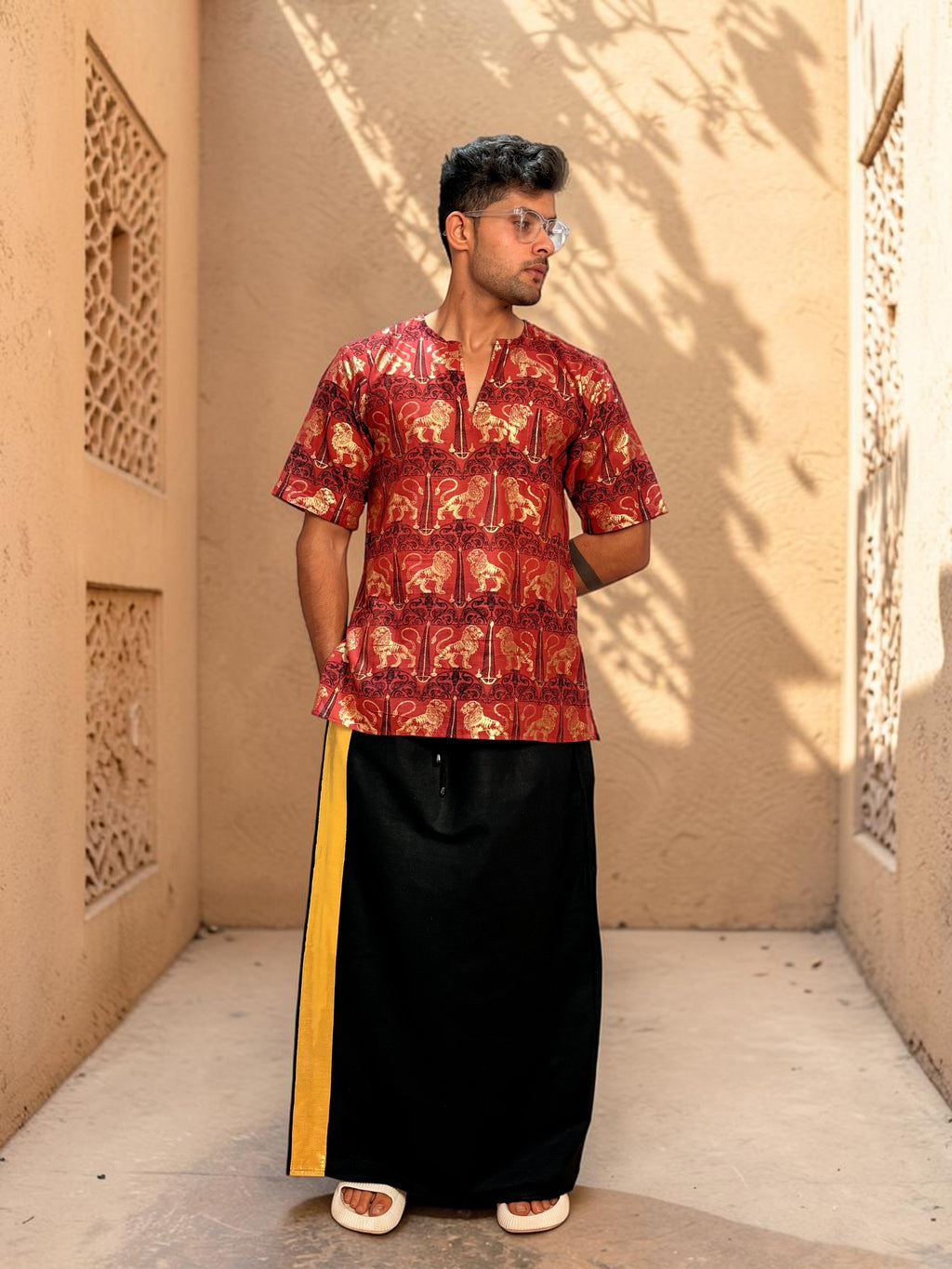 Men Black Color With Golden Zari Stripe Pajamalungi