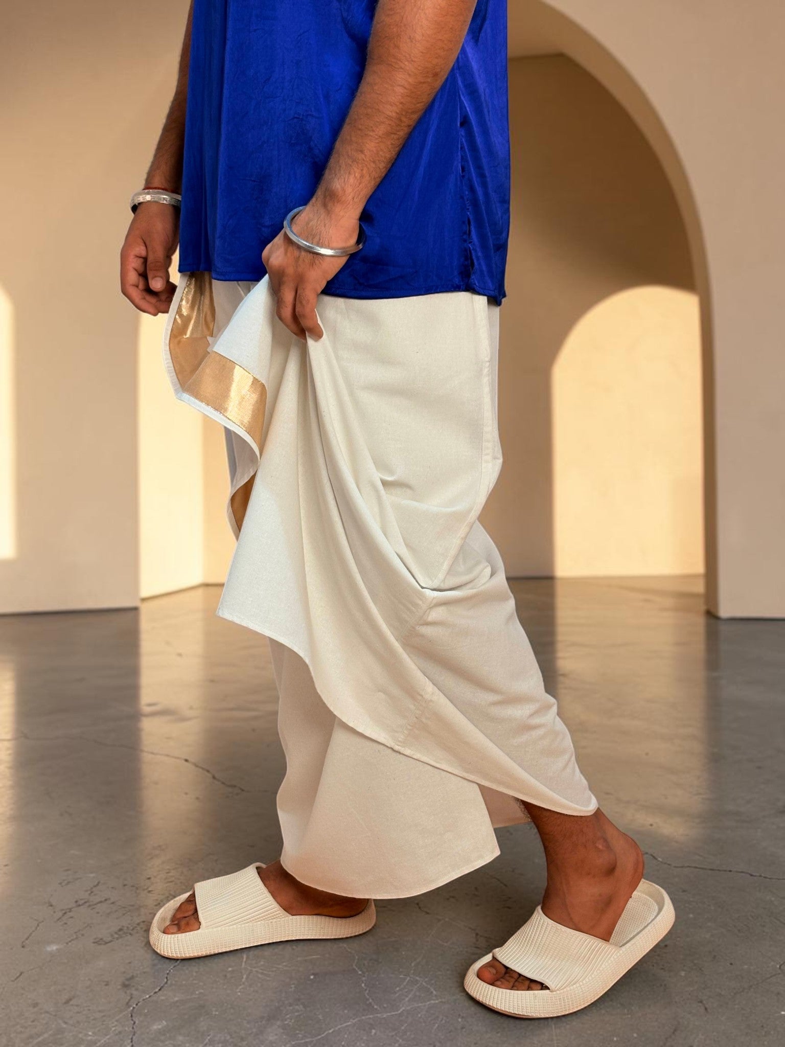 Men White Color With Light Golden Zari Stripe Pajamalungi