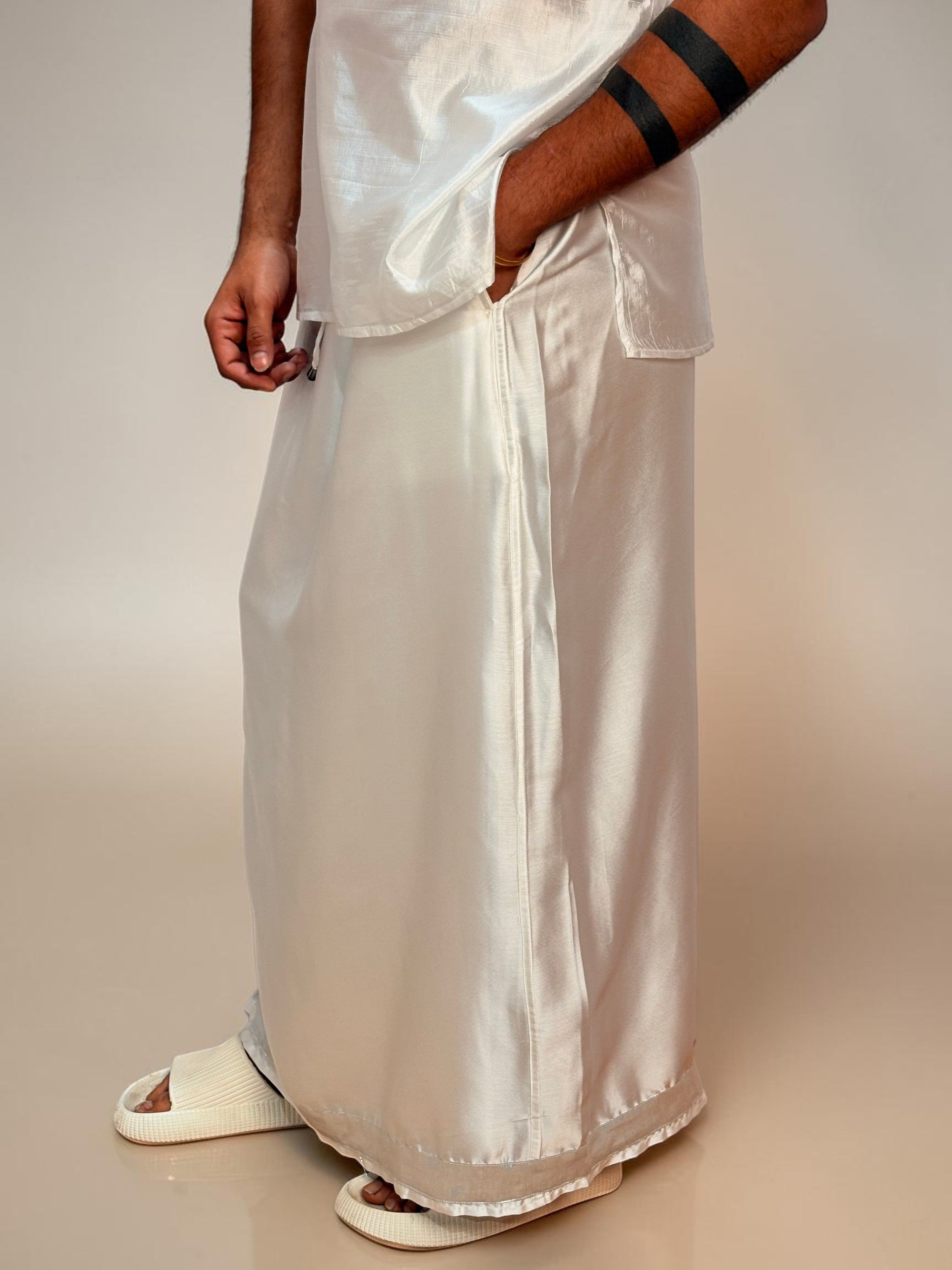 Men White Color With Silver Zari Stripe Pajamalungi