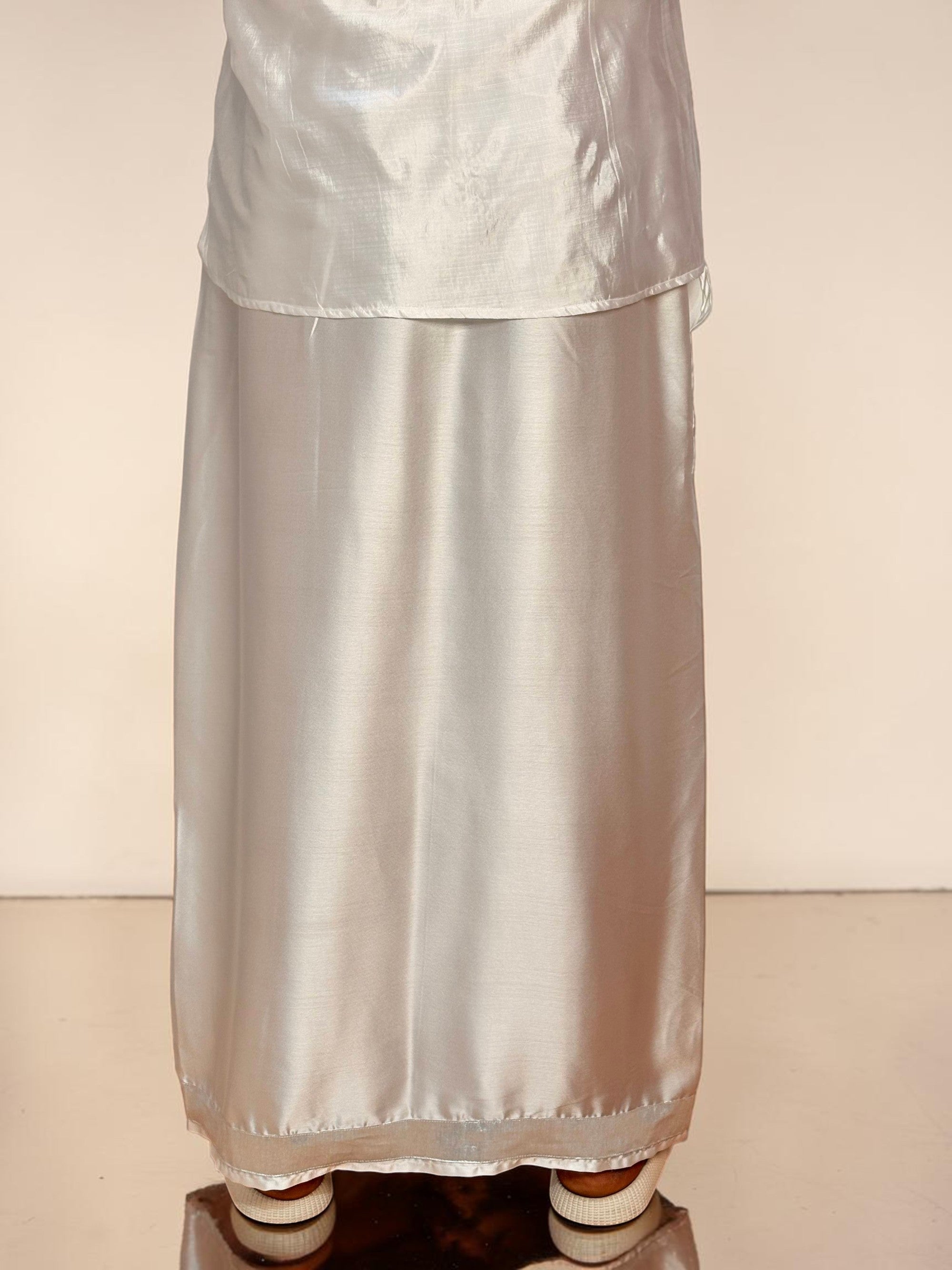 Men White Color With Silver Zari Stripe Pajamalungi