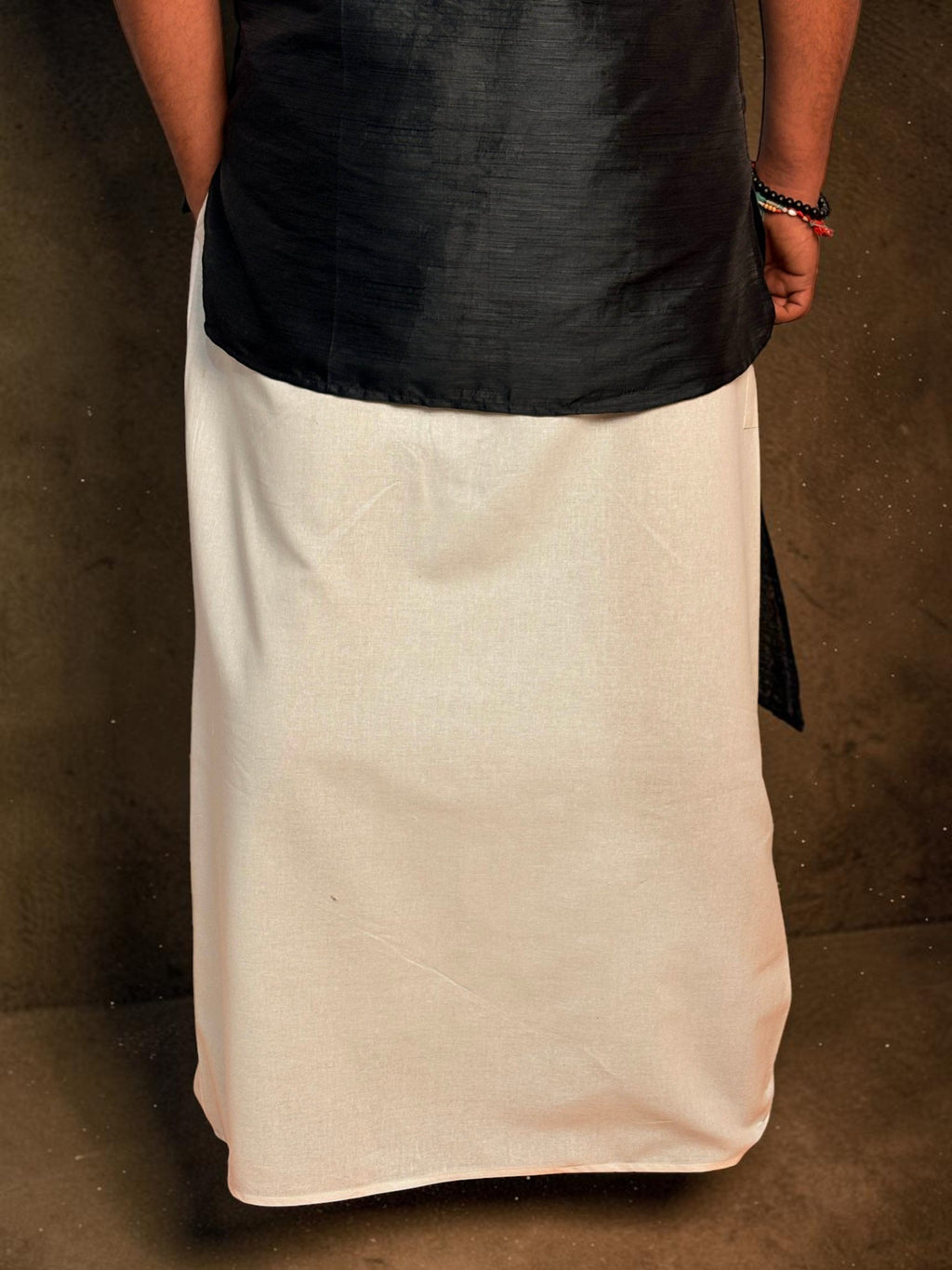 Men White Color With Black Zari Stripe Pajamalungi