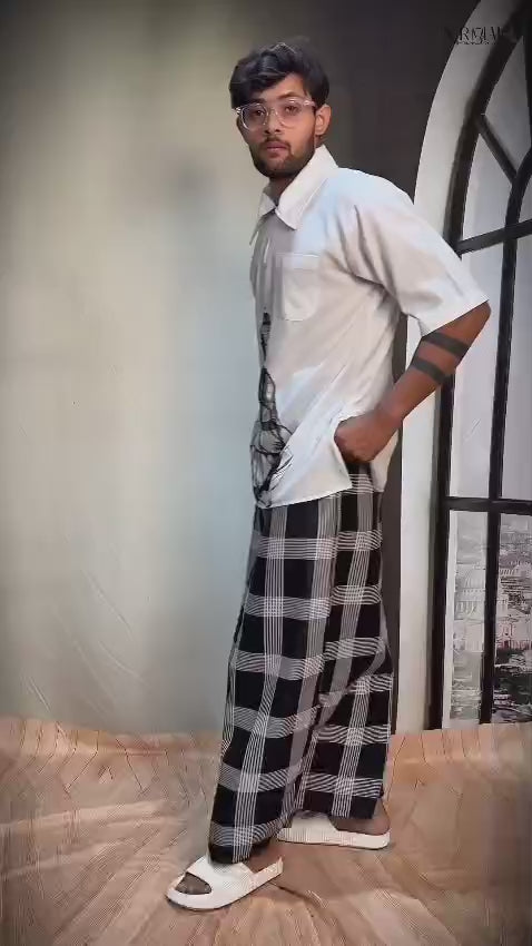 Black and white check pajamalungi for men